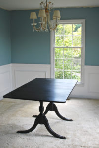 DIY Wainscoting in the Dining Room. Learn the tricks to putting up molding on penderandpeony.com