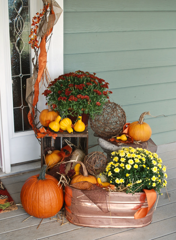 farmhouse-fall-porch-decor-mums - Pender & Peony - A Southern Blog