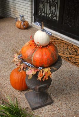 Check out my fall home tour in the Simply Seasonal: Fall Edition blog hop. 9 bloggers share their fall decor ideas and seasonal decorating tips to make the season great.