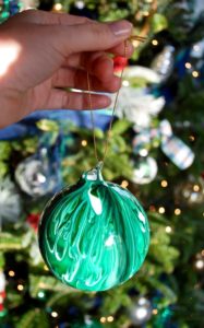 Try a new Christmas theme this year like blue, green & plaid! Get my blue, green & plaid Christmas look here.