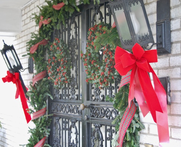 A Traditional Christmas Front Door - Pender & Peony - A Southern Blog