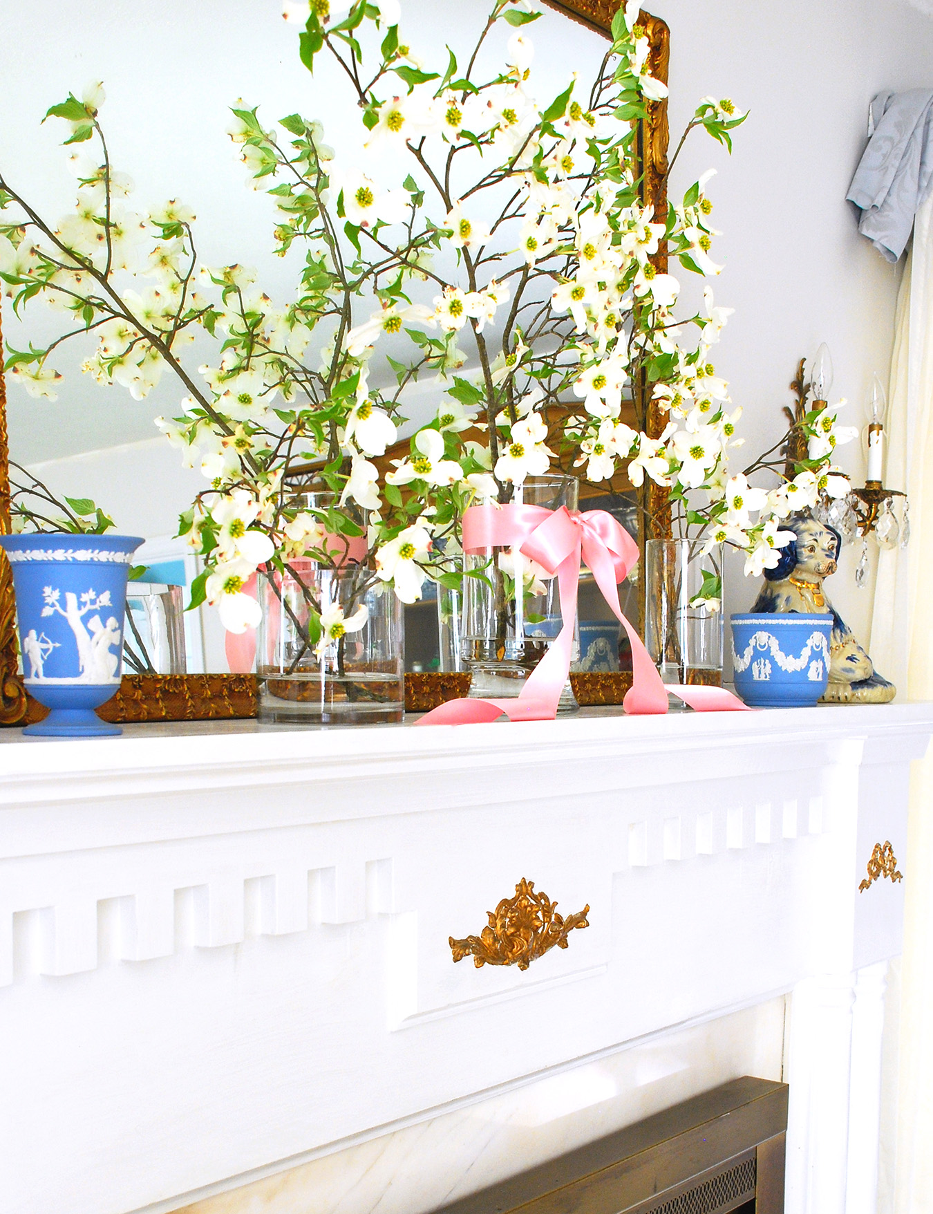 Bring spring inside with fresh dogwood blooms for a stunningly simple spring mantle.