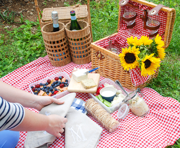 The Perfect Summer Picnic for Two - Pender & Peony - A Southern Blog