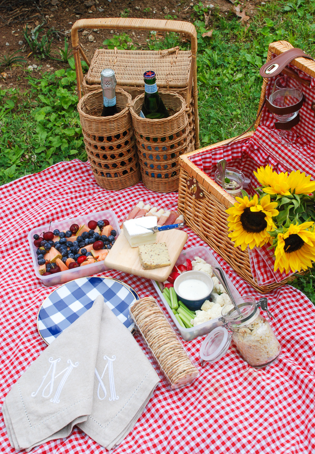 5 secrets to throw the perfect summer picnic for two and a recipe for my Italian orzo salad