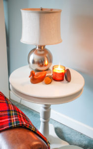 Welcome to my fall home tour 2017! Grab a cup of cider, wrap up in a cozy throw, and light that pumpkin spice candle...autumn is calling!