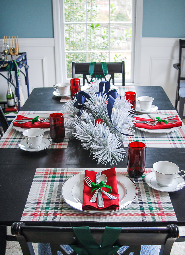 Christmas decor ideas - preppy trad tablescape