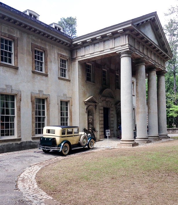 Enamored with the Jazz Age and the New South? Visit Atlanta's Swan House for a taste of 1920's culture, design, and luxury!