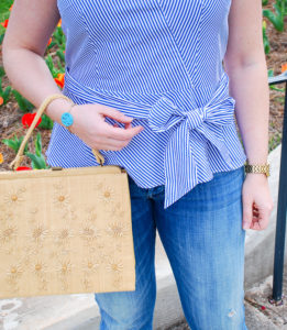 Tulips & Stripes for the perfect casual spring outfit...#ModernClassicStyle #Blueandwhitestripes #SpringLook #WIW