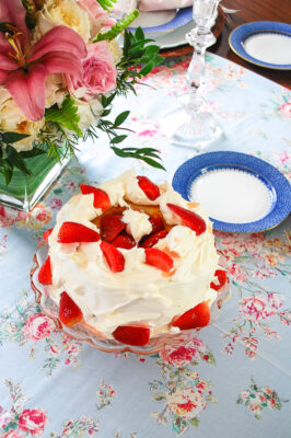 Strawberry champagne trifle cake