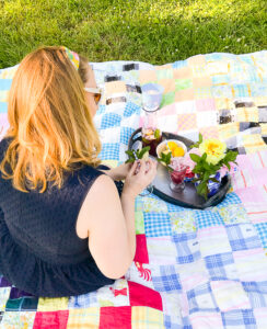 Katherine of Pender & Peony with blueberry lemon mint fizz cocktails