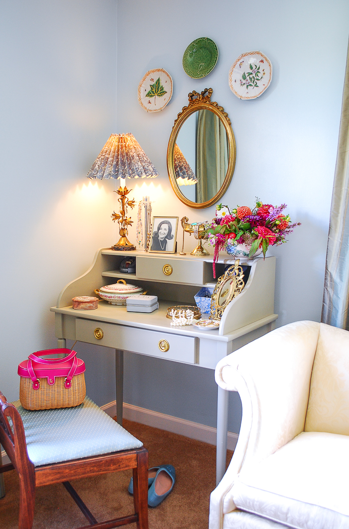 Vintage Vanity Style - Pender & Peony - A Southern Blog