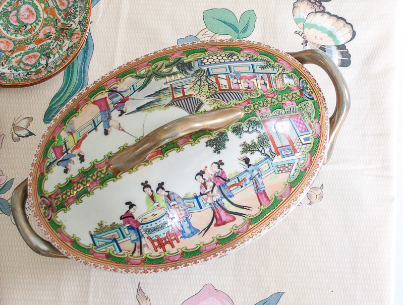 Top of lid on tureen showing Rose Mandarin pattern