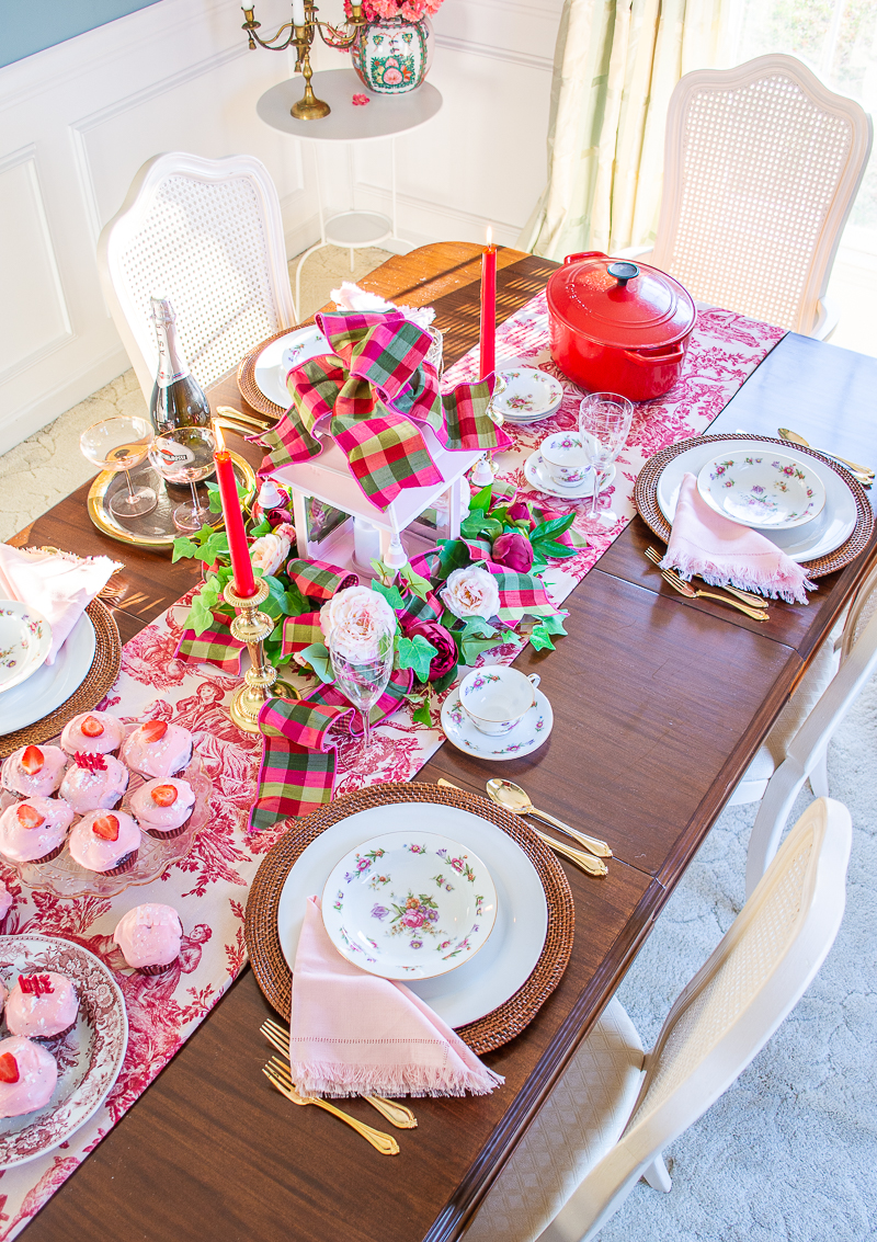 Pink Toile Dinner Paper Plates