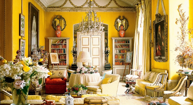 Colefax & Fowler, traditional designers, famous yellow room