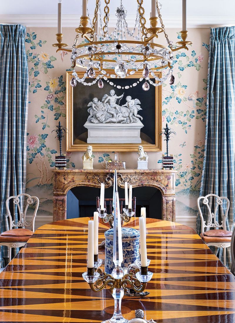 Dining room with Chinoiserie wallpaper designed by Mark Hampton, NYC Apartment