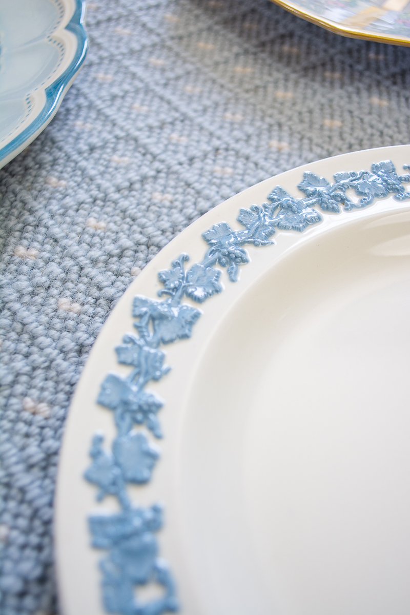 Exploring the Cultural Significance of Porcelain Dinnerware Sets