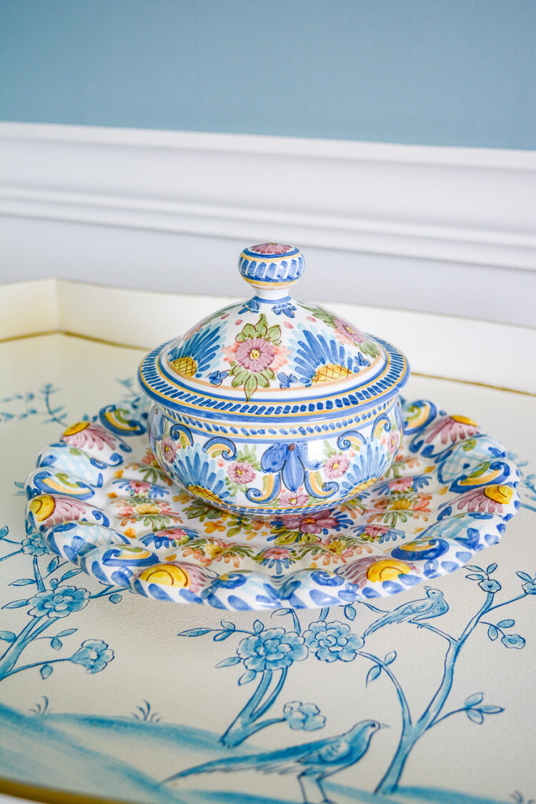 Sevillearte tureen with underplate