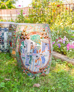 Vintage Chinese export Rose Medallion garden stool - Chrysanthemum garden