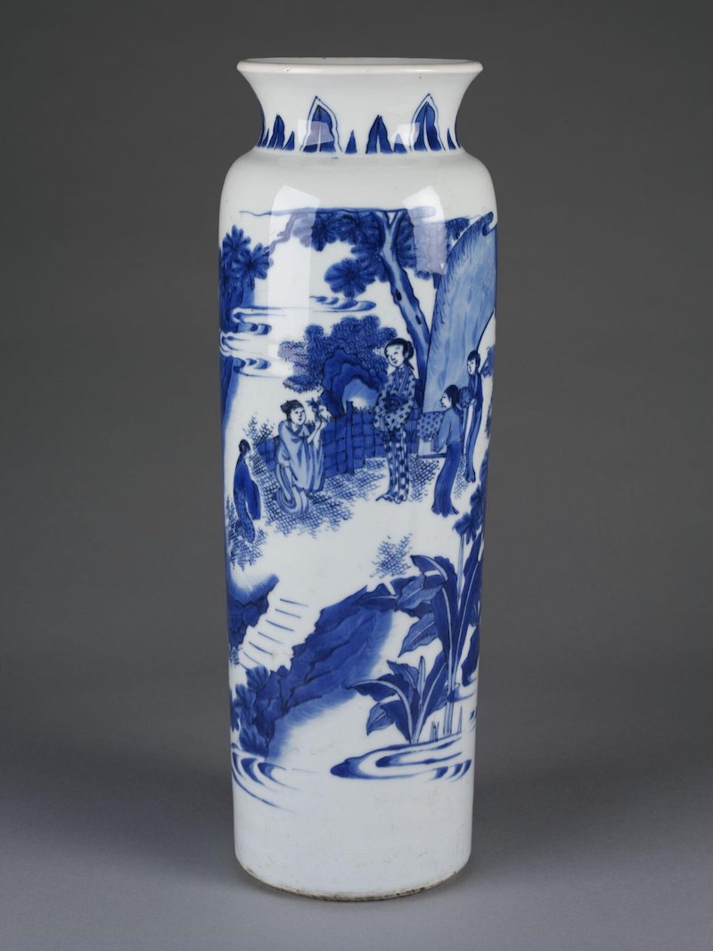 Vase, porcelain painted in underglaze blue, China, Ming dynasty (1368-1644)