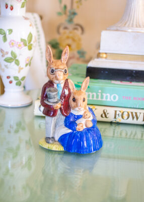 Royal Doulton Bunnykins "Family Photo" figurine