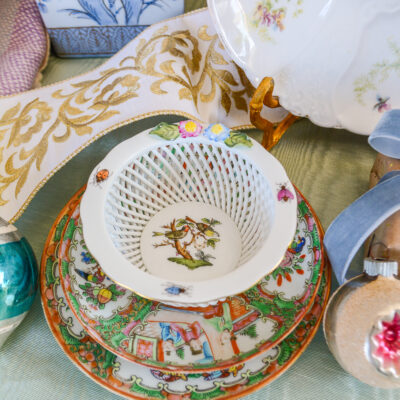 Herend lovers...shop this lovely little Herend basket in the Rothschild birds pattern on Curio Collected from Pender and Peony!