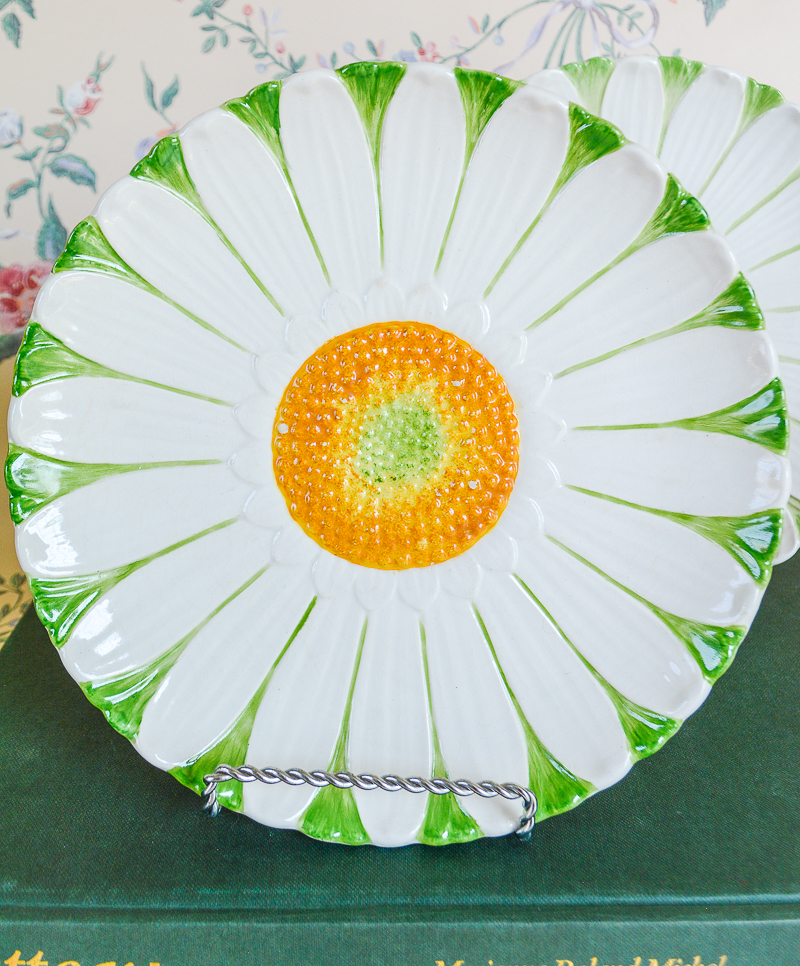 Set of 3 Italian Daisy Plates - Image 4