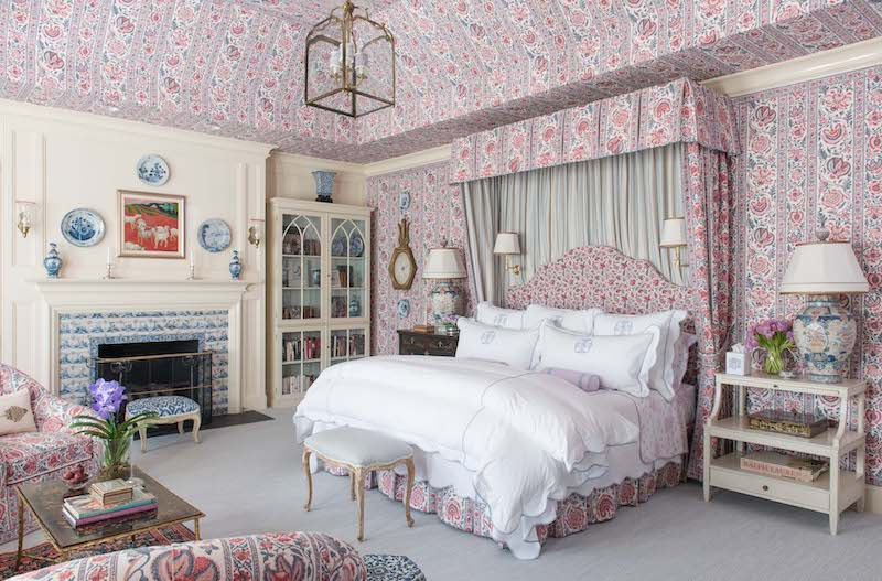 Bedroom in blue and white and red