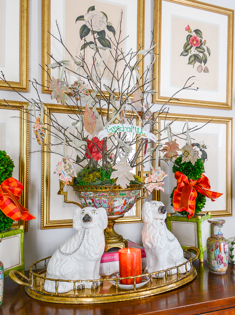 The gratitude tree made with Italian paper leaves for a November tradition and craft