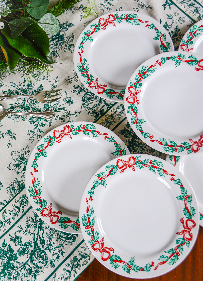 Corelle christmas dinner plates hotsell