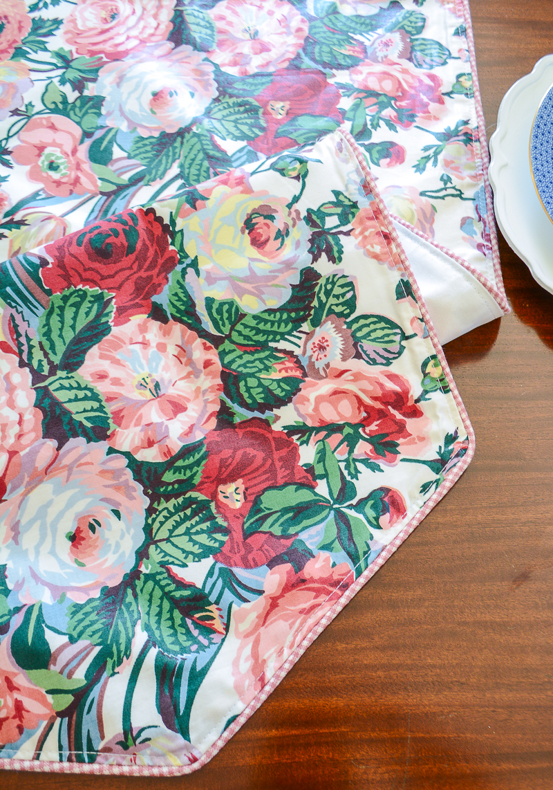 Noelle Waverly Table Runner - Image 4