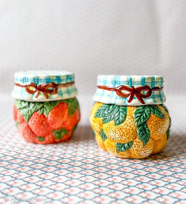 Vintage charm for your brunch table with this pair of jam pots!