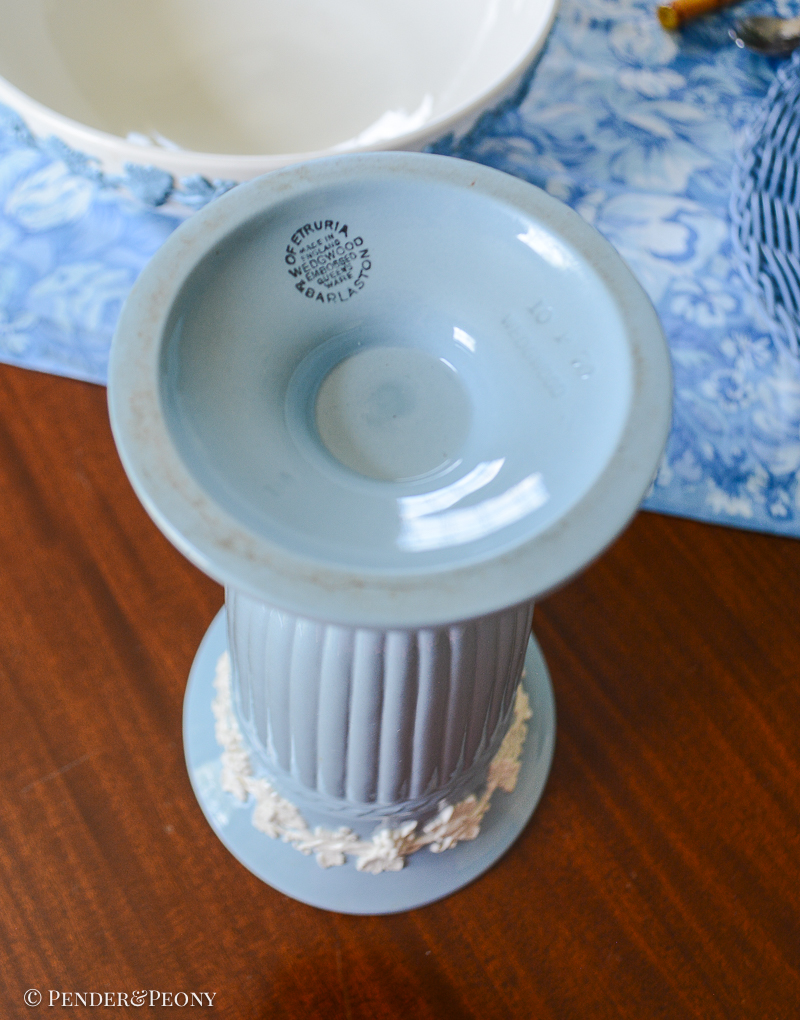 Wedgwood Queen's Ware Cream on Lavender Vase - Image 5