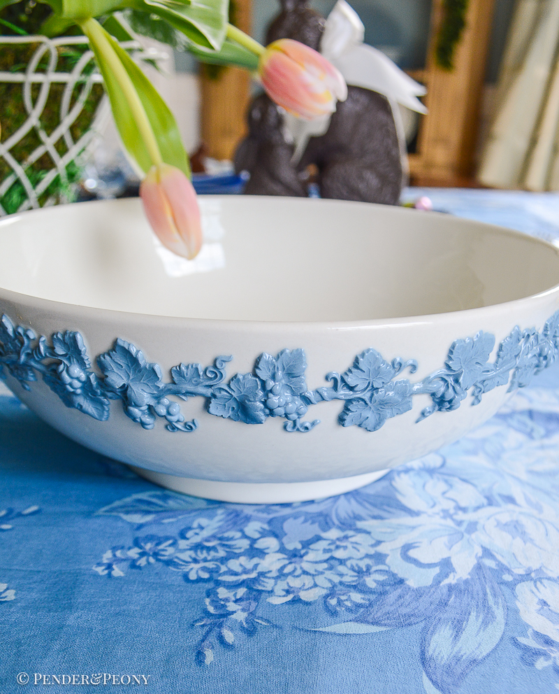 Wedgwood Queen's Ware Lavender on Cream 10" Bowl