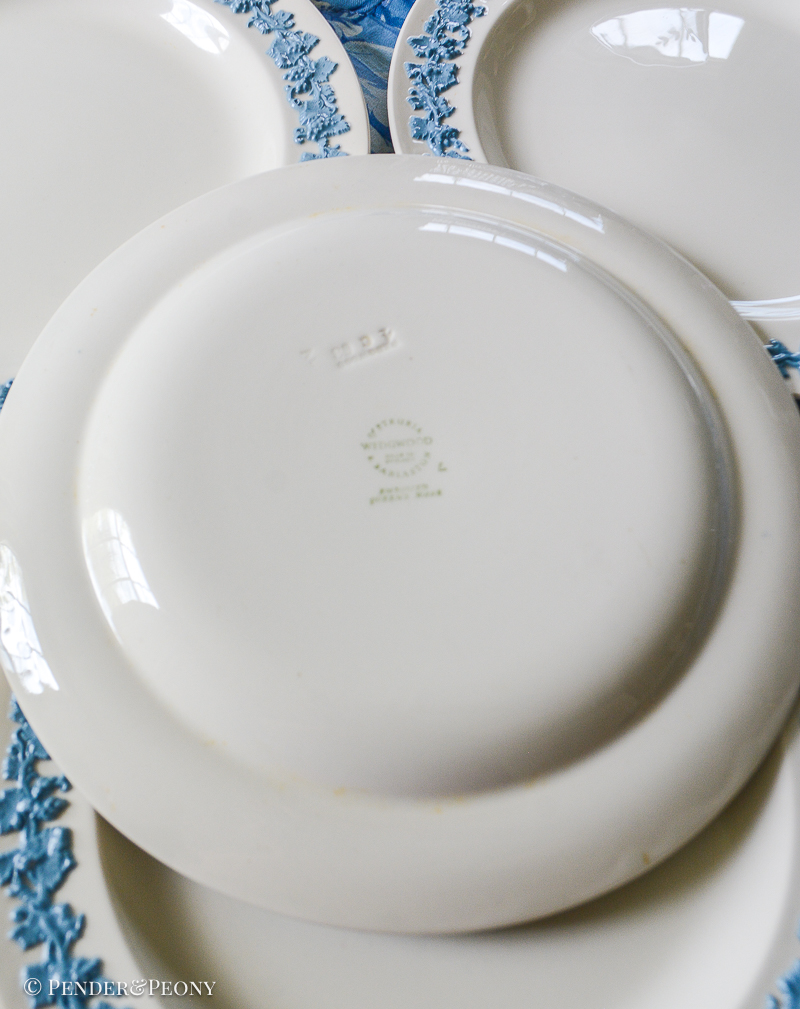 Wedgwood Lavender on Cream Queen's Ware 8" Plates - Image 5