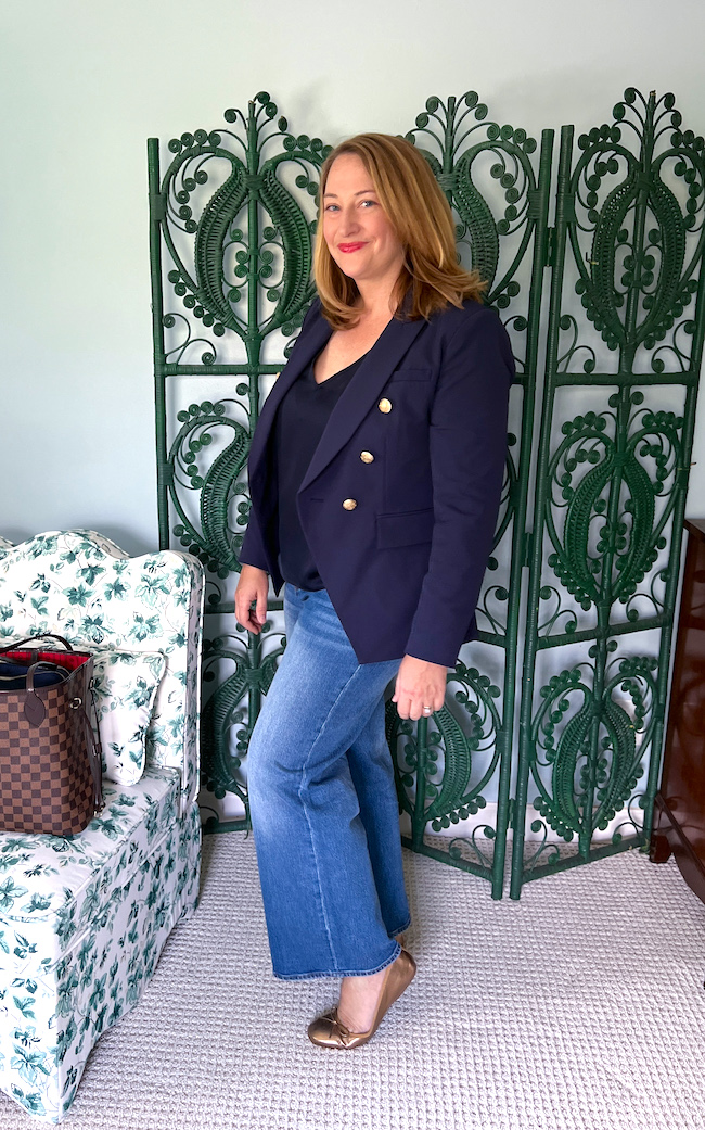 Classic fall staples for your wardrobe: Quince Bella scuba blazer in navy