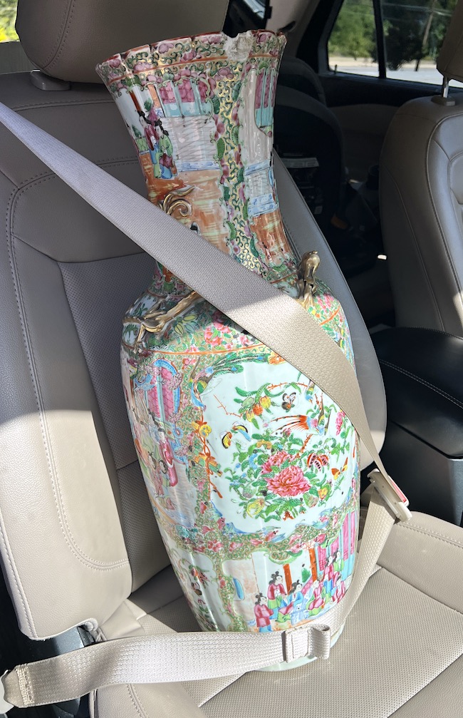 Antiquing roadtrip I81 - Chadds Ford - Rose Medallion Vase