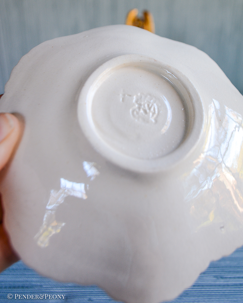 Pair of Etruscan Majolica Shell Dishes, GS&H - Image 3