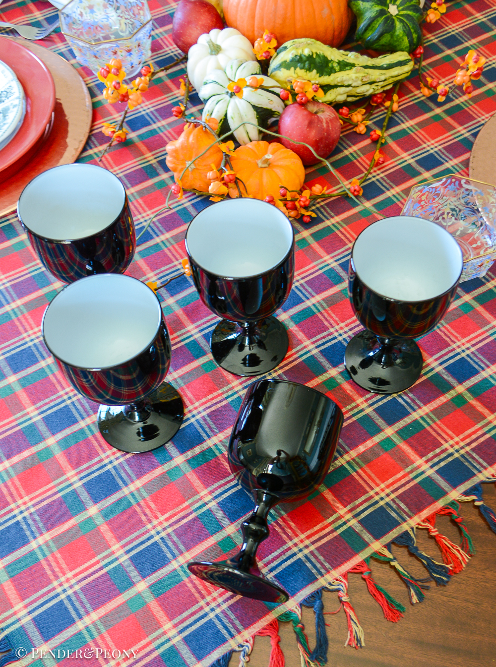 Vintage black and white cased glass goblets from Carlo Moretti, Murano glass