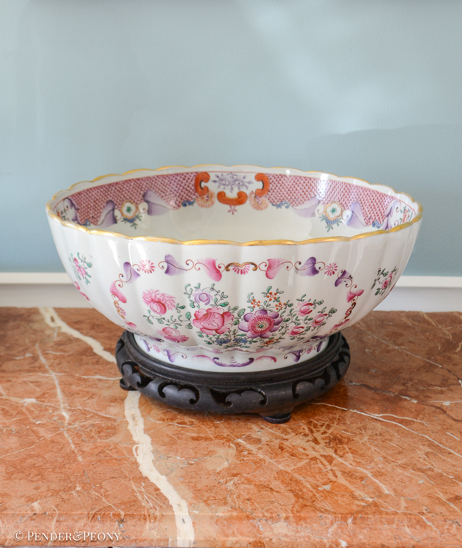 French Samson porcelain bowl with Chinese style florals