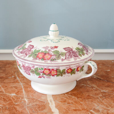 Wedgwood Bramble covered dish with handles
