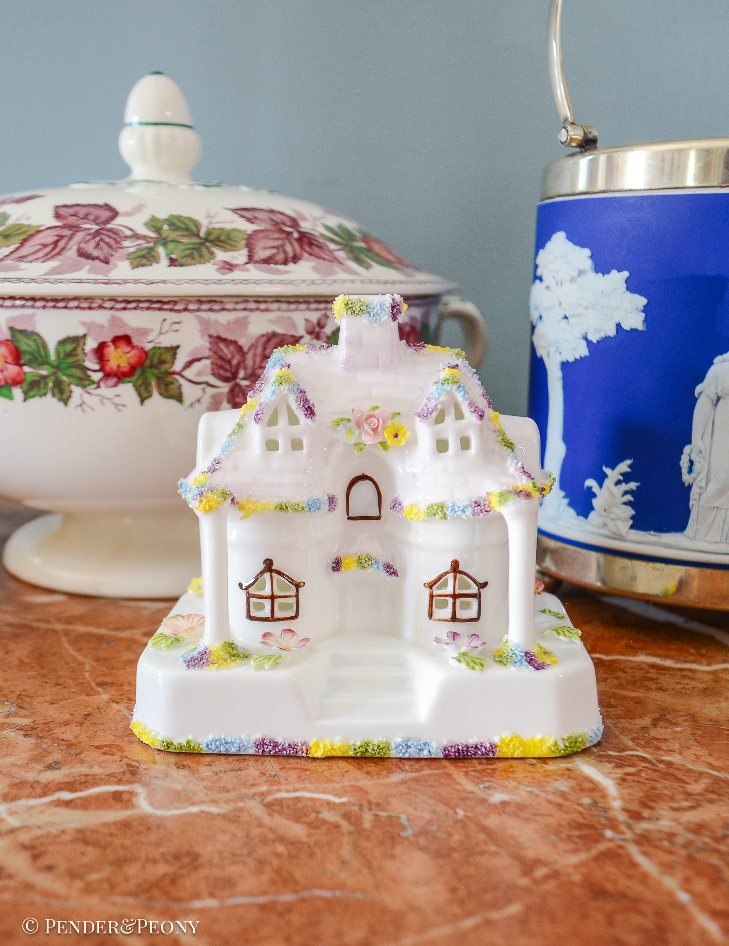 Coalport Country Cottage Pastille Burner
