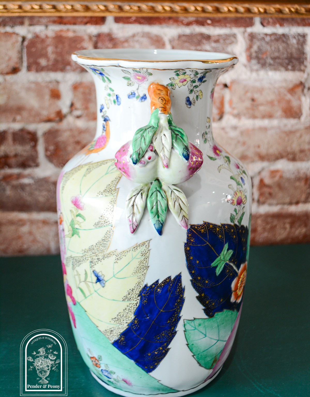 United Wilson Tobacco Leaf Vase, Vintage