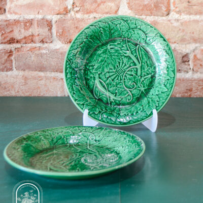 Wedgwood Green Majolica Leaf Plate