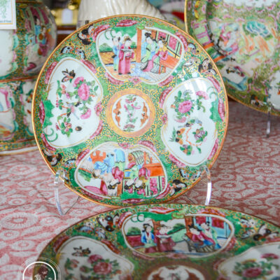 Straight border melon reserve Rose Medallion plate