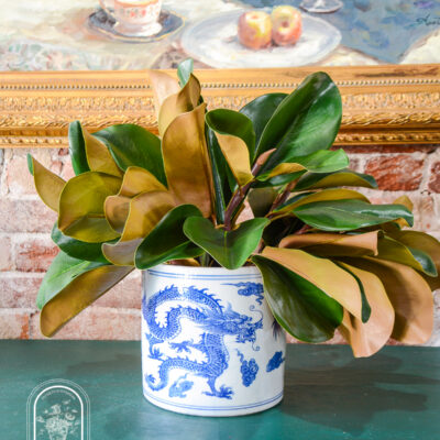 Dancing dragon cachepot in blue and white