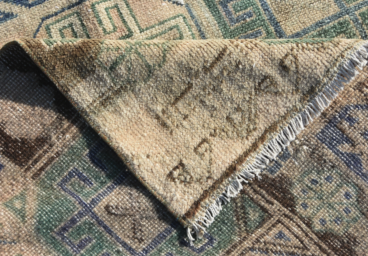 Vintage Oushak Turkish Rug in Beige & Green 3.8x6.2 ft - Image 5