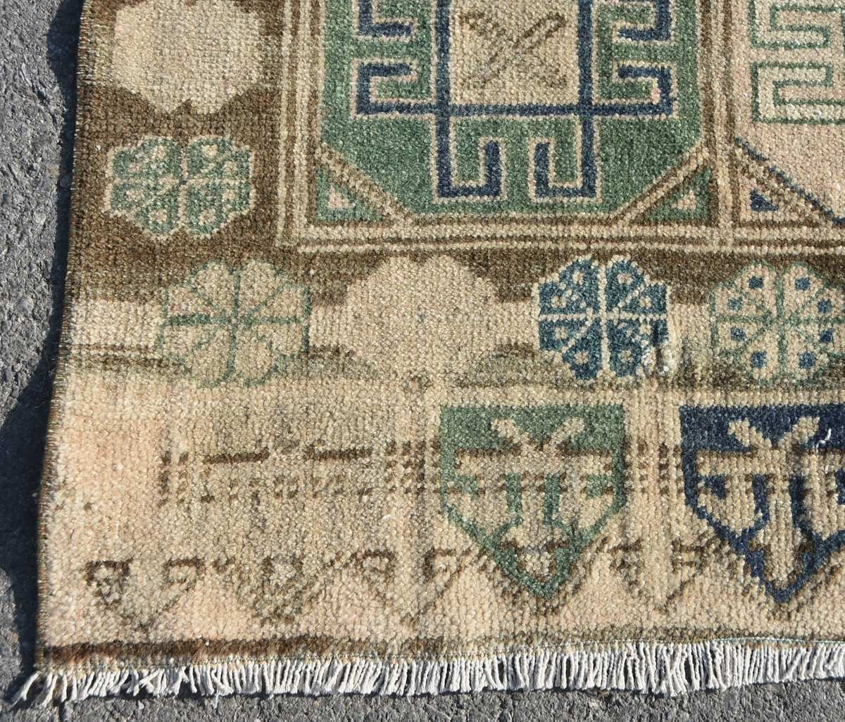 Vintage Oushak Turkish Rug in Beige & Green 3.8x6.2 ft - Image 2
