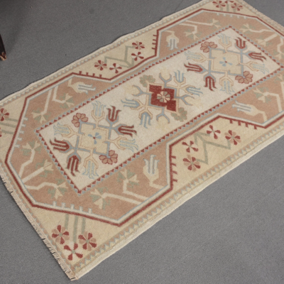 Vintage Oushak Mat in Beige & Red & Blue 2.6x4.2ft