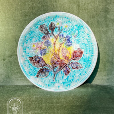 Arsenal blackberry Majolica plate - 19th c. - shop now on penderandpeony.com