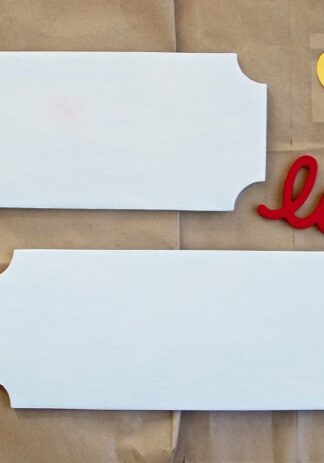 Make decorating your front door for Valentine's Day and St. Patrick's Day easy with these DIY reversible door tags.